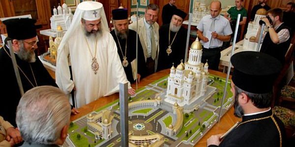 Catedrala Mântuirii Neamului. Morişca dezinformării merge mai departe